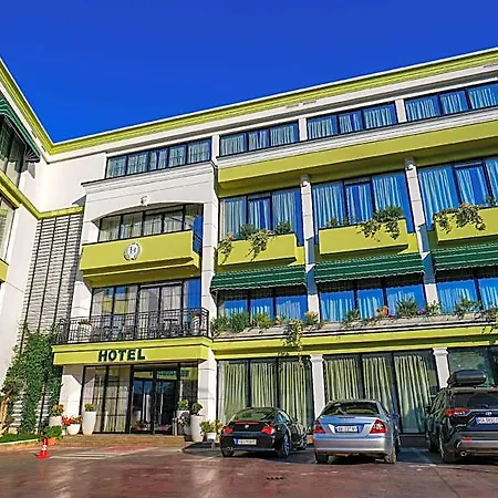 Lord Tirana Hotel 4*