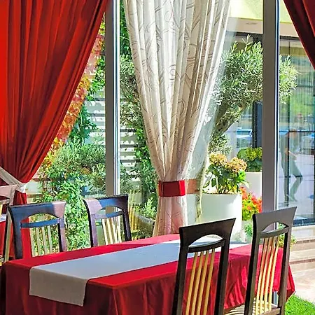 Hotel Lord Tirana 4*