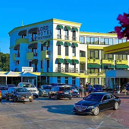 Lord Tirana Hotel Babrru