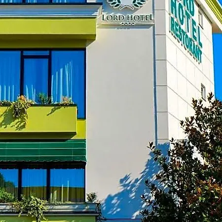 Hotel Lord Tirana Babrru